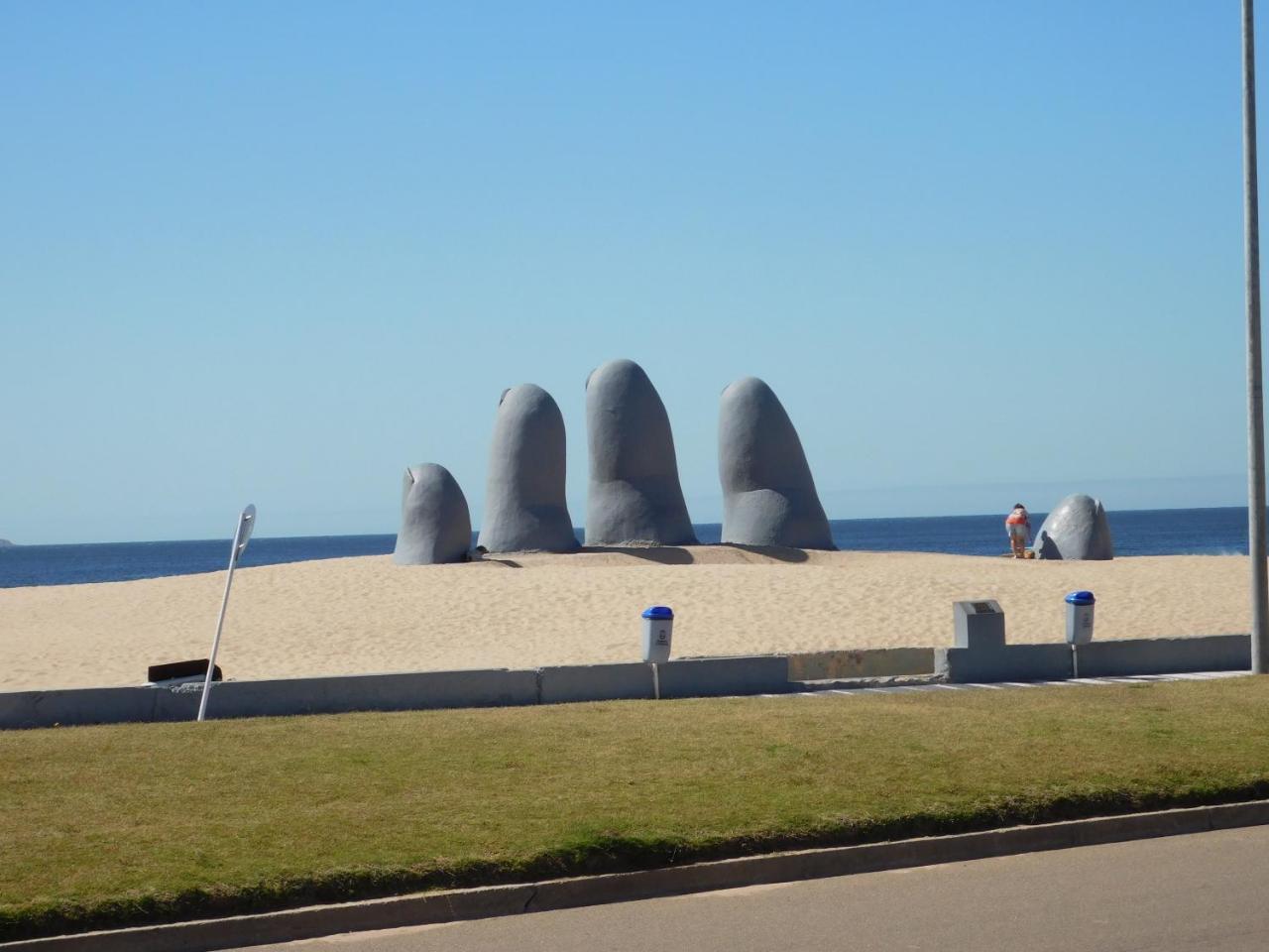 Depto Frente Al Mar - Punta Del Este - Uruguay Exterior photo